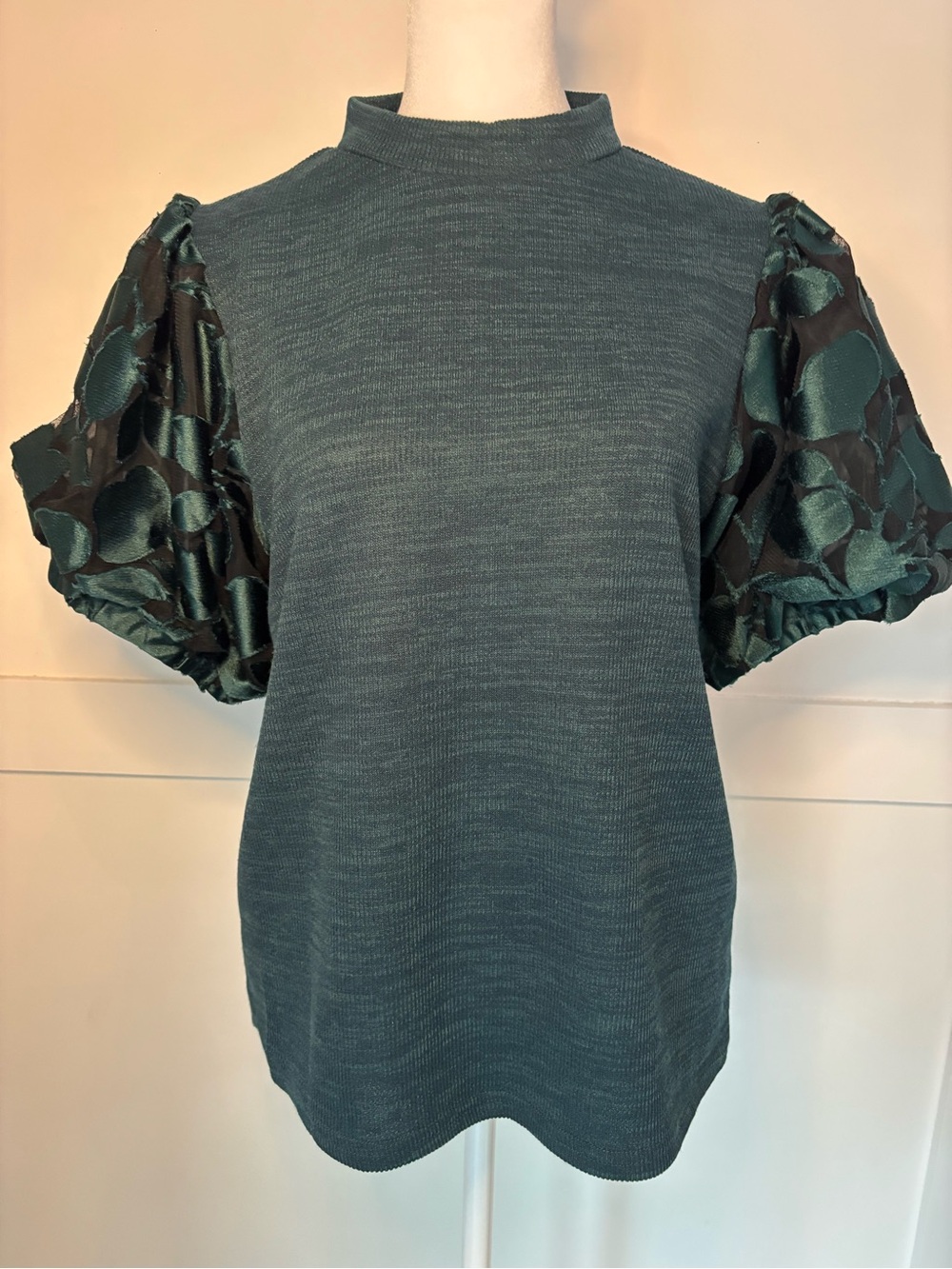 THML Teal Puff-Sleeve Mock Neck Top size medium in excellent condition